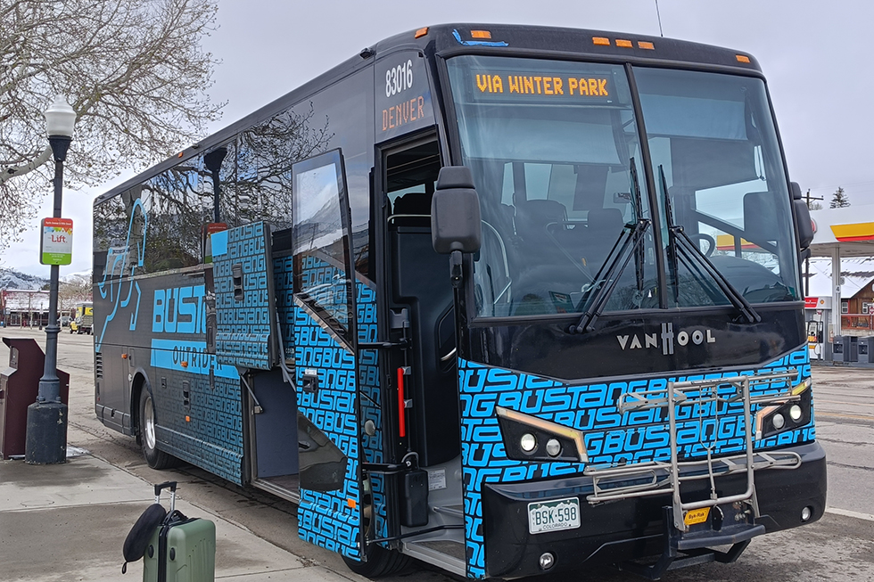 長距離バス「Bustang/Outrider」