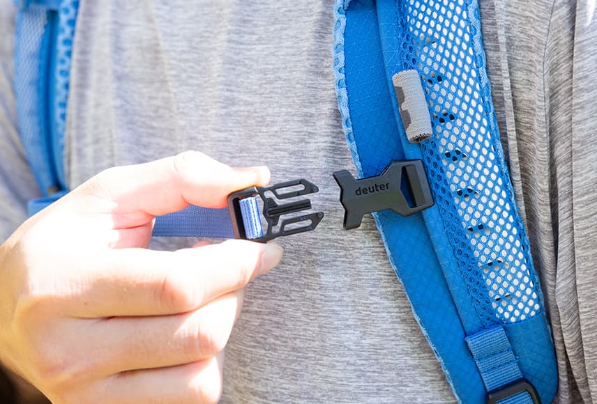 チェストストラップ